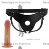 Arnes con dildo de suave textura y conejo estimulador